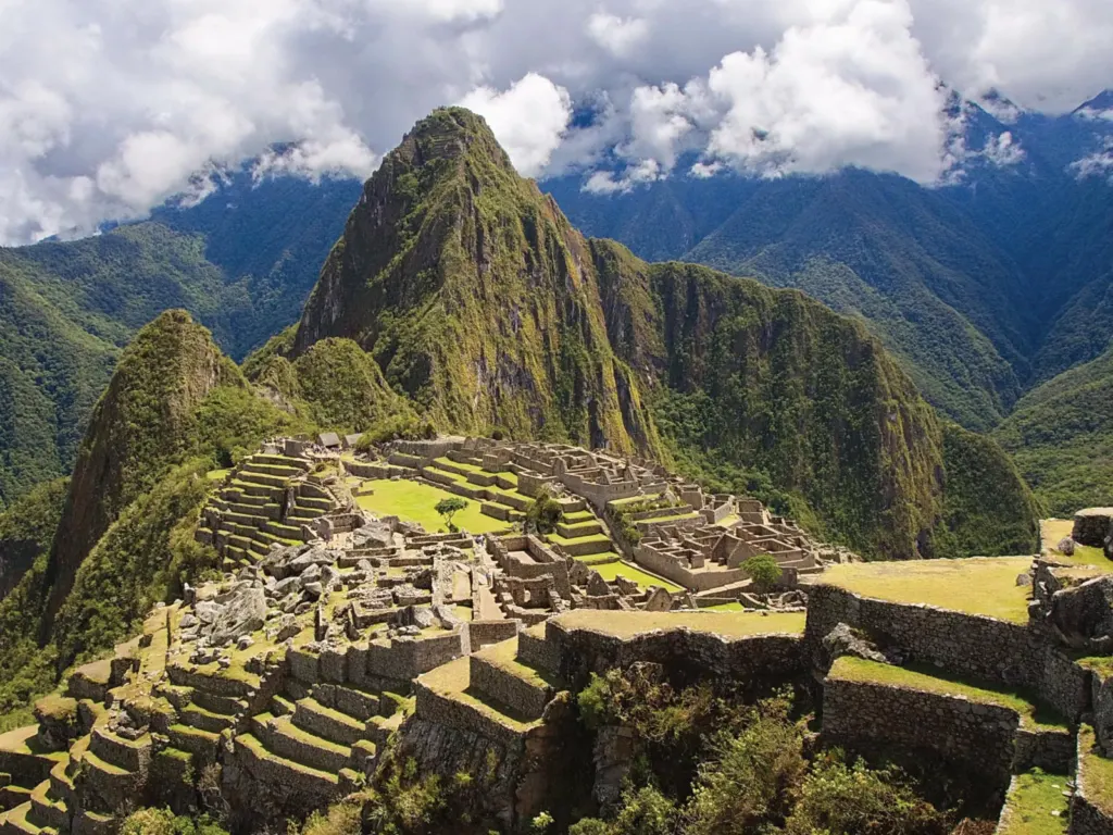 Sacred Valley · Machu Picchu · Rainbow Mountain · Humantay 6D/5N
